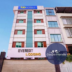 Fabhotel Everest